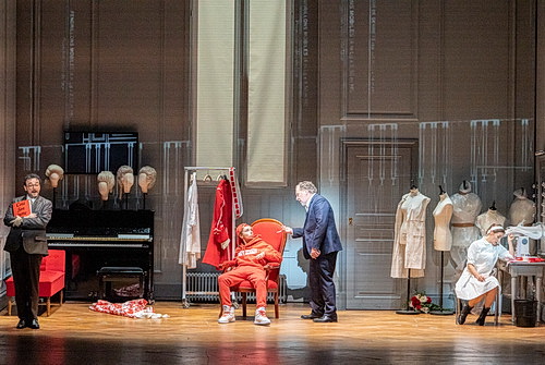 Moderne Komödie mit alter Musik