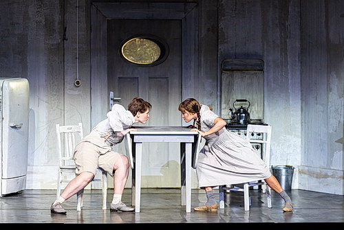 Messer wetzen bei der Hexe